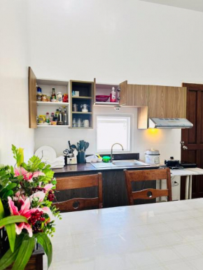 Feel at Home Gensan Wi-fi Netflix Carport Hot Shower BBQ Grill